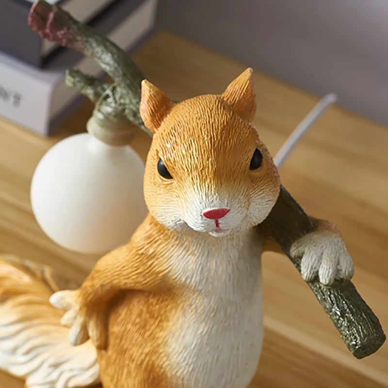 Resin Squirrel LED Table Lamp Animal Ornament Night Light with AU EU