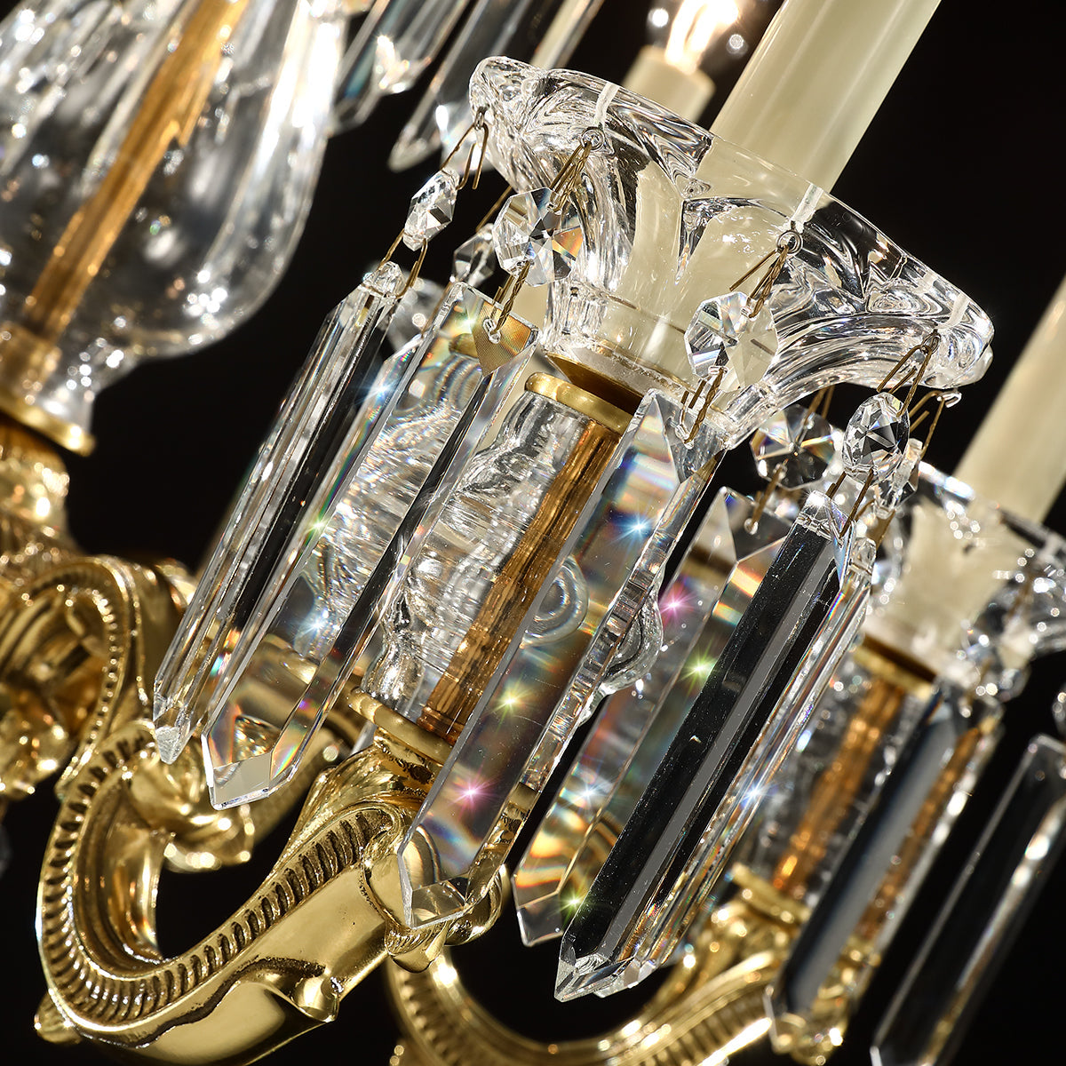 Beautiful vintage design crystal chandelier W 24″