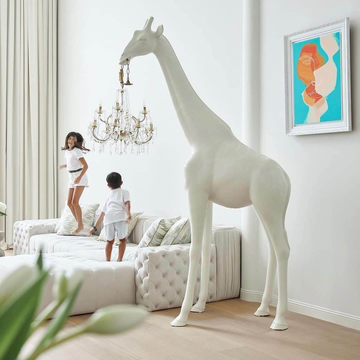 Art Sculpture Giraffe Floor Chandelier - White