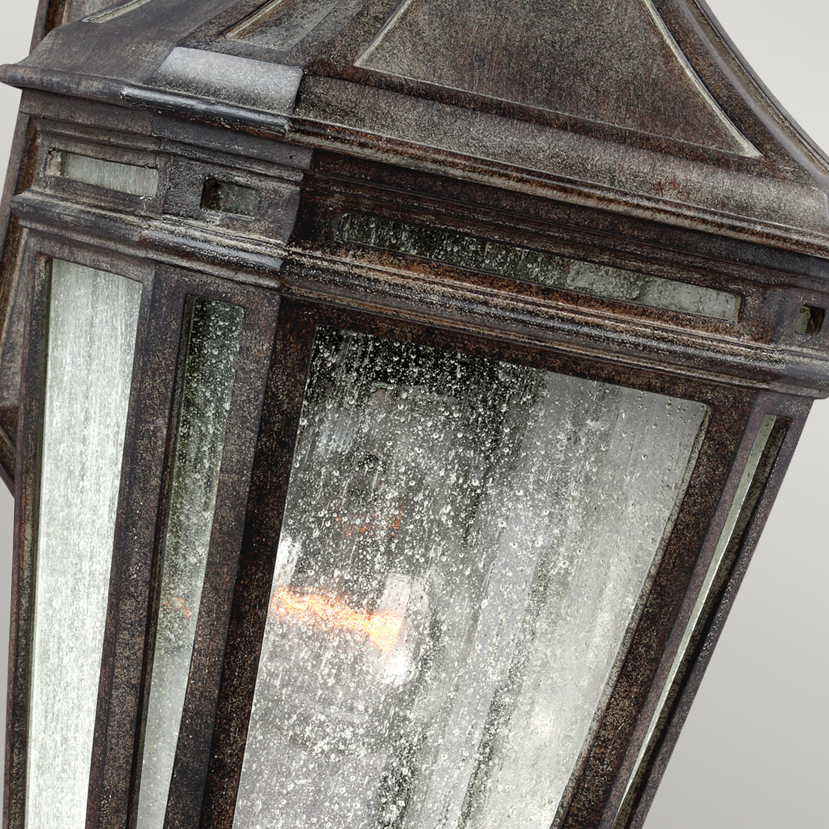 Londontowne Light Wall Lantern